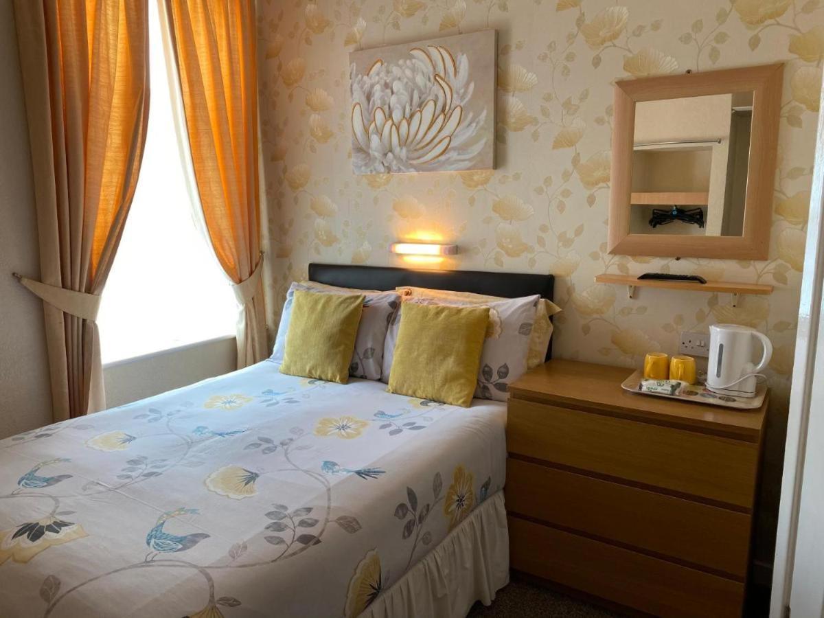 Clifton Private Hotel Блэкпул Экстерьер фото